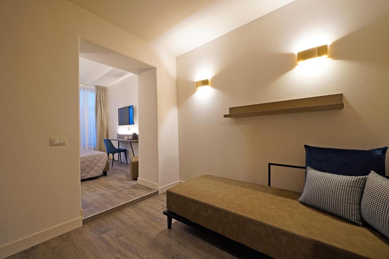 Hotel Du Lac Gardone Riviera Exterior photo
