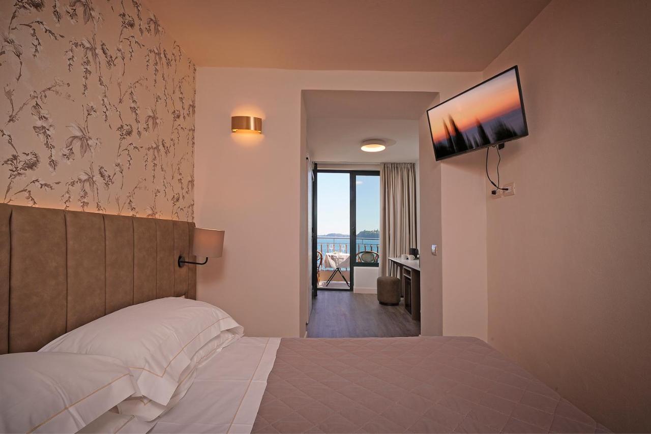 Hotel Du Lac Gardone Riviera Exterior photo