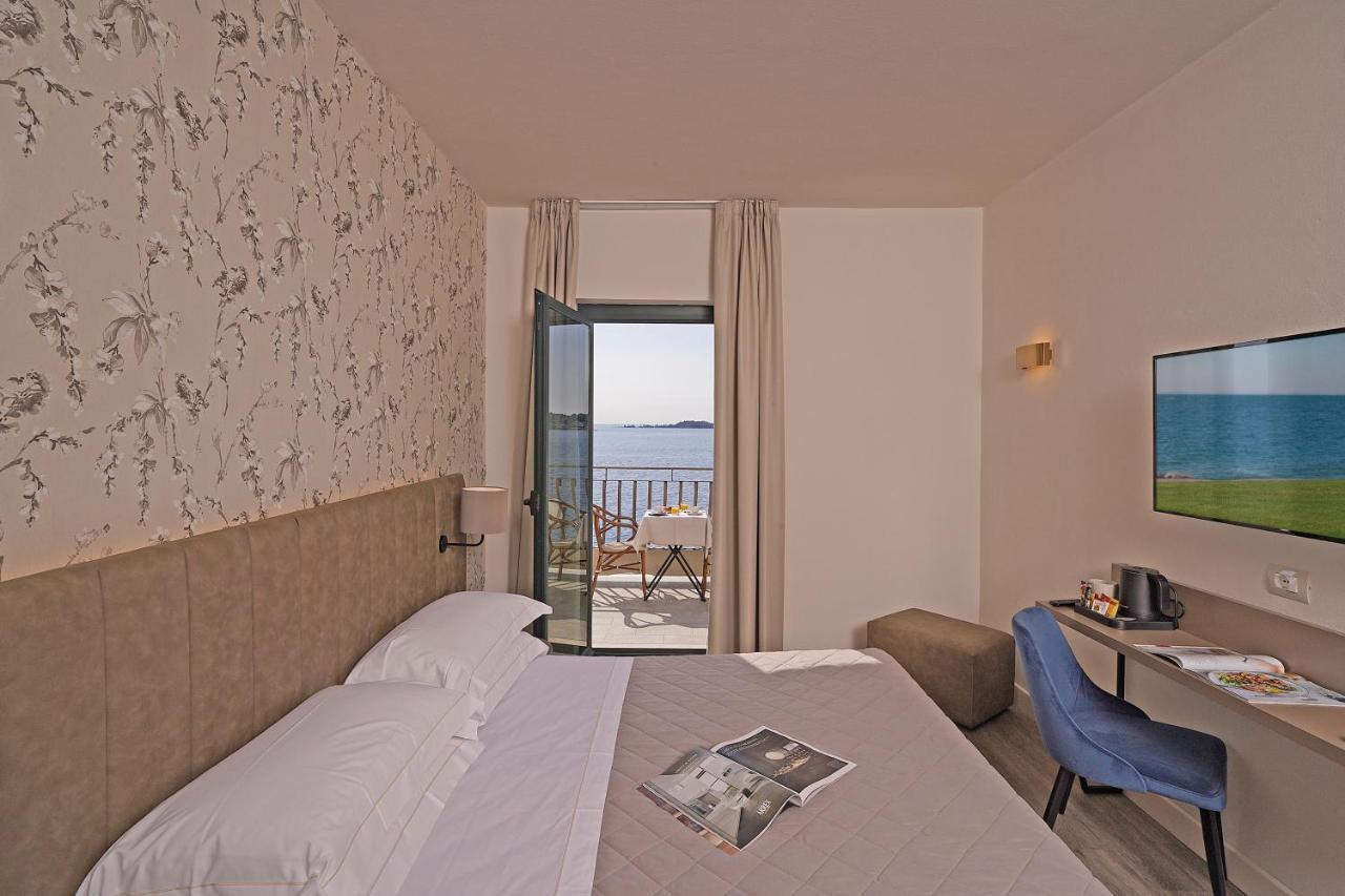 Hotel Du Lac Gardone Riviera Exterior photo