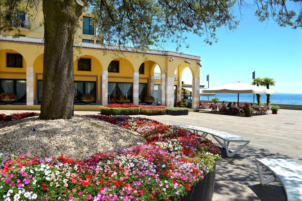 Hotel Du Lac Gardone Riviera Exterior photo
