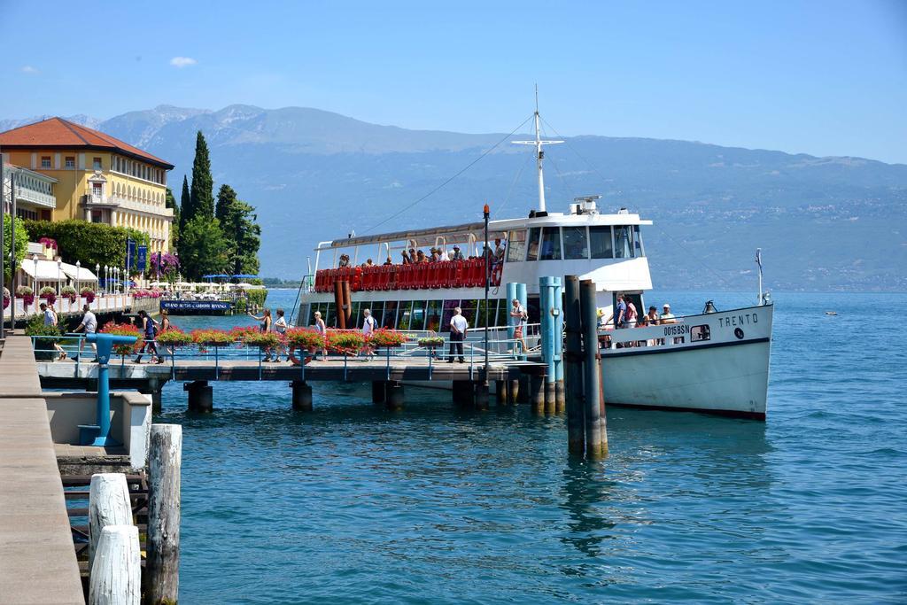 Hotel Du Lac Gardone Riviera Exterior photo