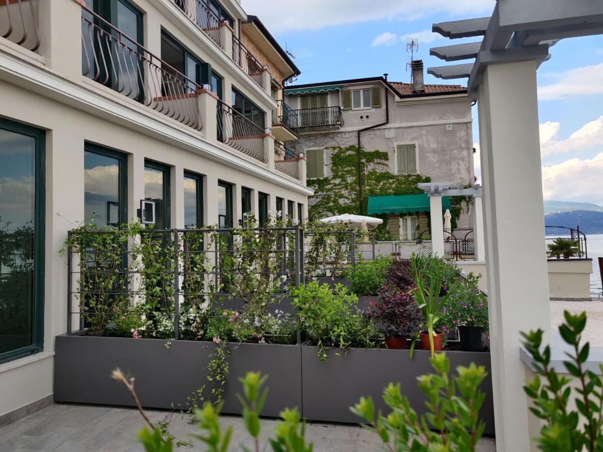 Hotel Du Lac Gardone Riviera Exterior photo